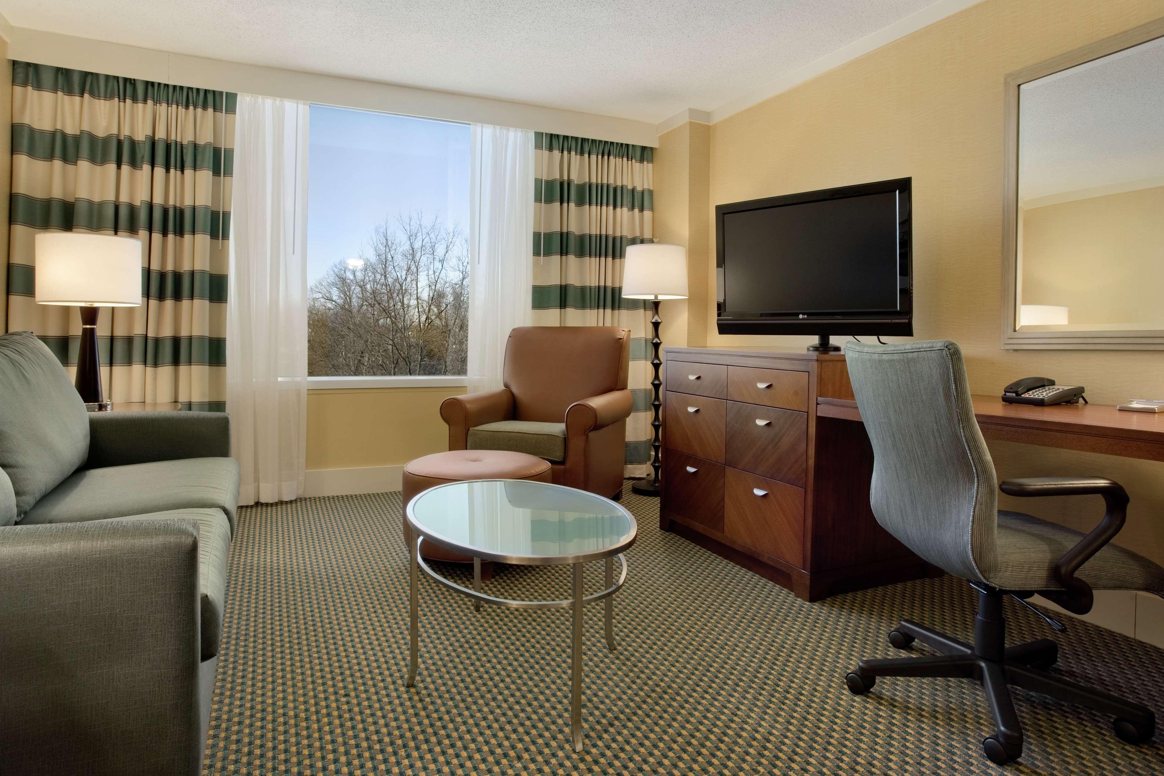 Hilton Stamford Hotel & Executive Meeting Center Номер фото